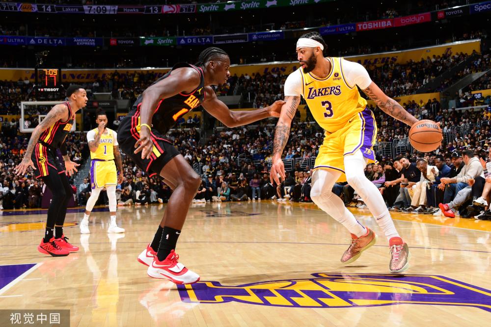 运动员以其 运动员以其