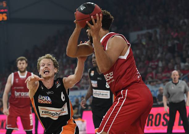 中坚力量 中坚力量