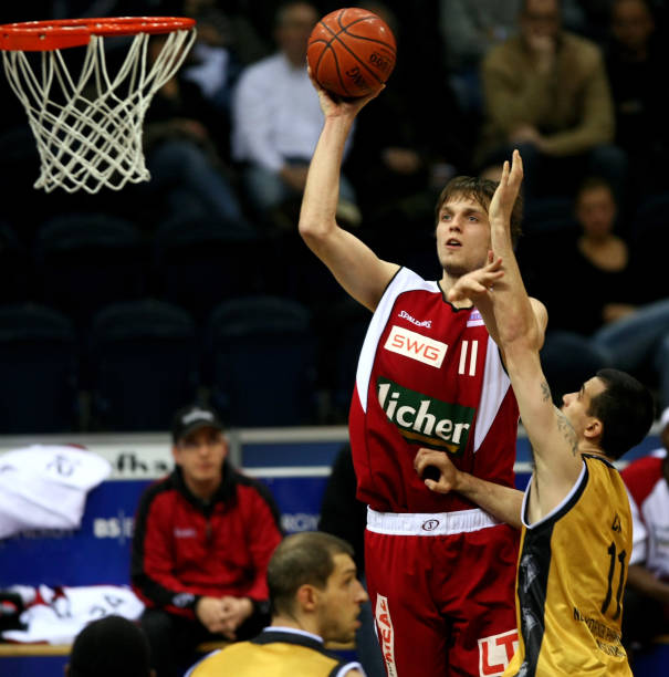 更是各支队 更是各支队