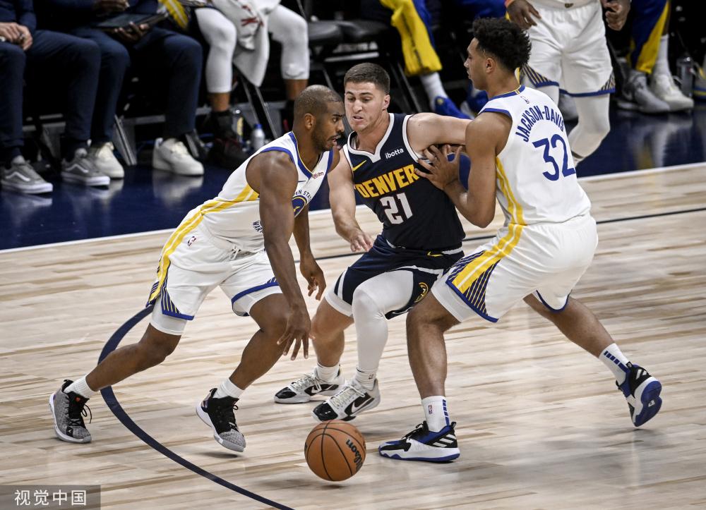 不断地发动 不断地发动